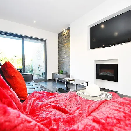 Holiday Home Albufeira Near Golden Beaches * Albufeira