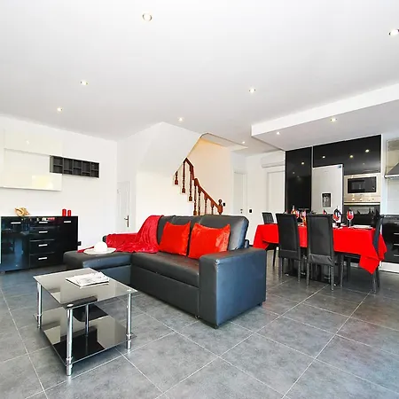 Holiday Home Albufeira Near Golden Beaches * Albufeira