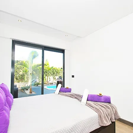 Contemporary W Private *